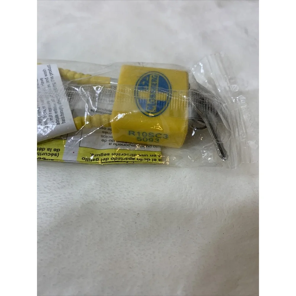 Mossberg Yellow‎ Cable Firearm Safety Lock R10SC3 w/ 2 Keys & Instructions NEW